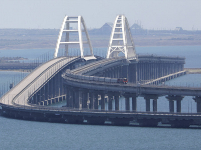 Крылатые ракеты попытались атаковать Крымский мост